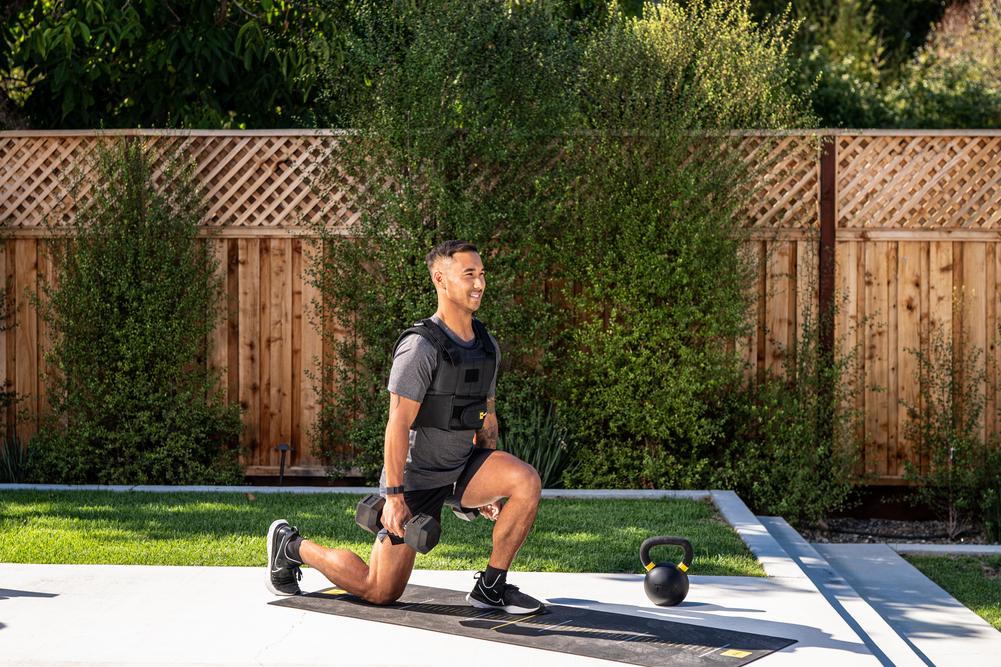 dumbbell lunge quad exercise