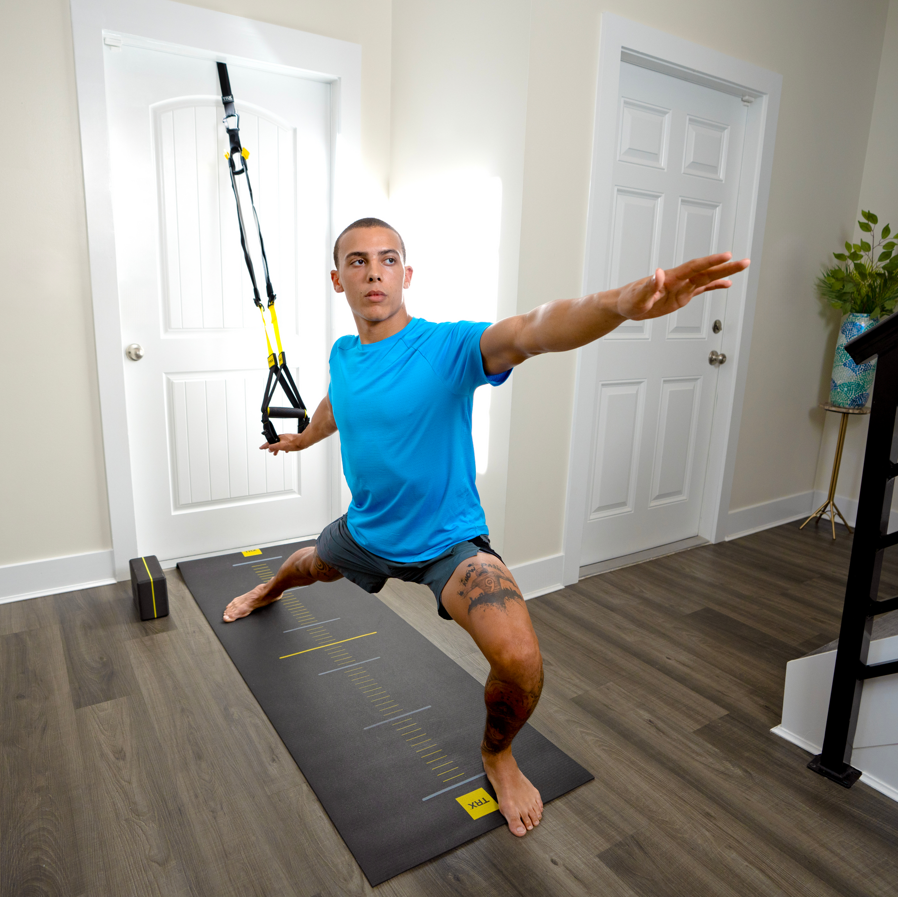 Trx Pro 4 Set With A Ceiling X-mount Mount Trx Pro 4 Suspension Training  Kit Trx Pro 4 Set With A Ceiling X-mount Light